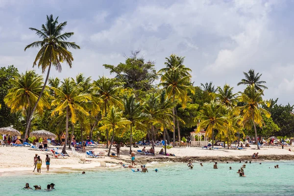 Guardalavaca coastline during the day — Stock Photo, Image