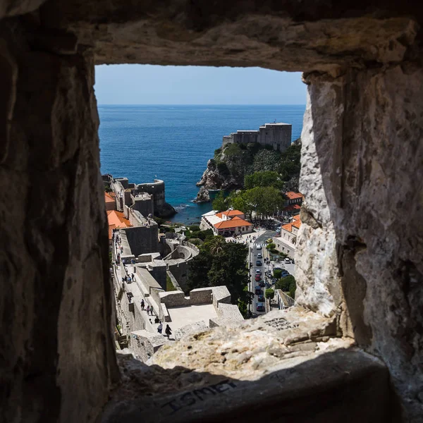 Looking down along the city walls — Stock Photo, Image