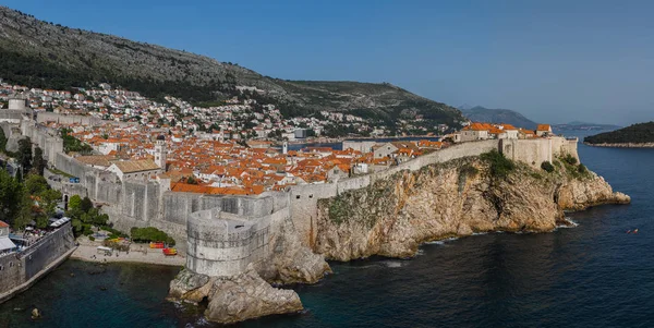 Dubrovnik ciudad murallas panorama — Foto de Stock