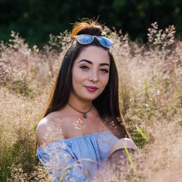 Uzun otların içinde kare kırpma