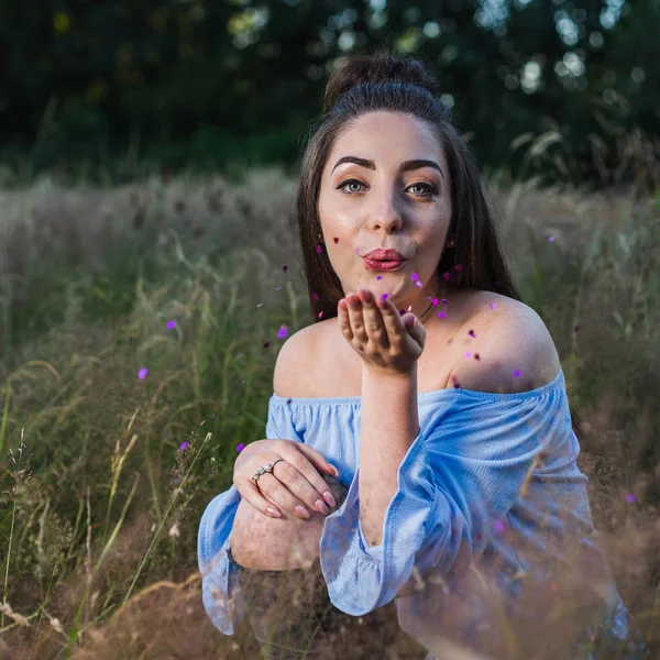 Mor sevgi kalpleri kare kırpma