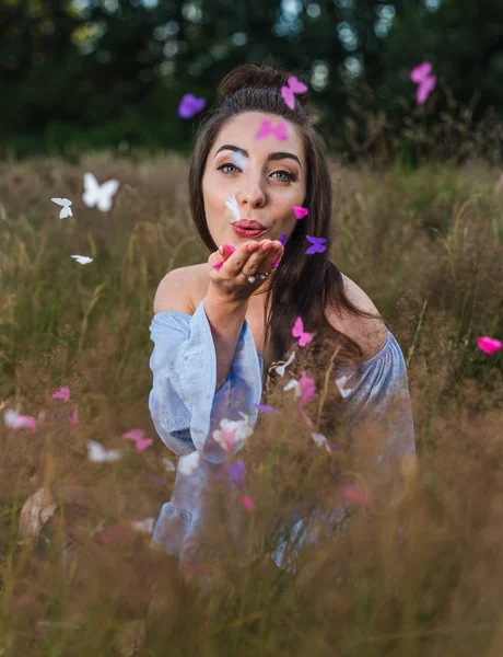 Kelebekler uzaklıktadır üfleme