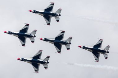 Thunderbirds Riat17, çerçeveyi doldurmak