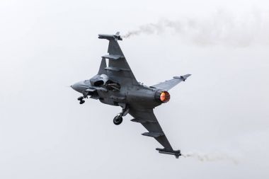 Onun iniş takımı İsveç Hava Kuvvetleri Jas 39 Gripen yükseltir