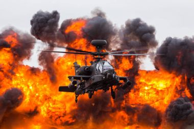 Ordu Hava Kolordusu Wah - 64d Apache ateş duvarının önünde