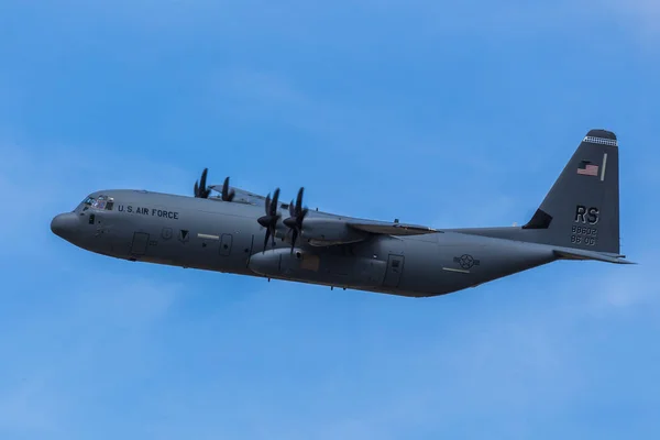 USAF C-130-30 Super Hercules — Stockfoto