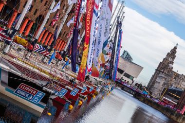 Albert Dock dizilmiş Clipper teknelerin eğik görüntü