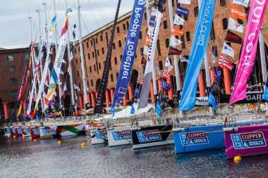 Liverpool Clipper filoda yay eğimli görüntü