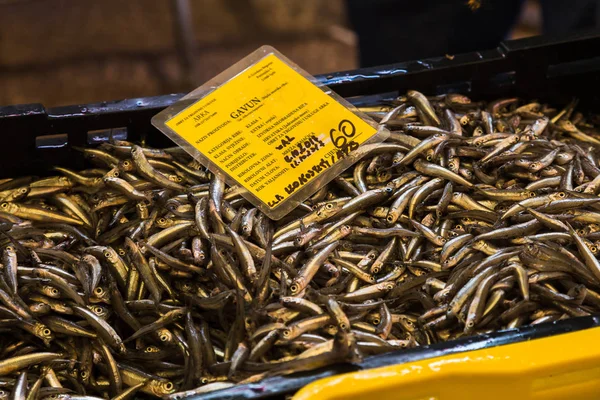 Pequenos peixes para venda — Fotografia de Stock