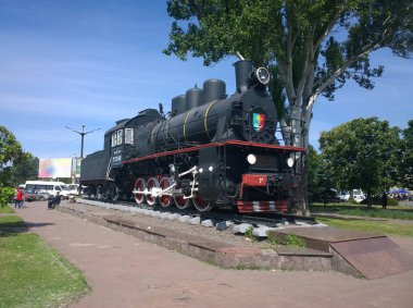 Krivoi Ro şehir tren istasyonunda lokomotif Buhar