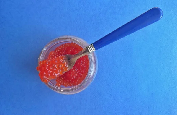 Caviar Vermelho Peixe Salmão Grande Frasco Transparente — Fotografia de Stock