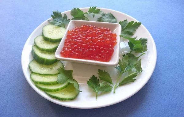 Caviar Vermelho Peixe Salmão Pepino Salsa — Fotografia de Stock