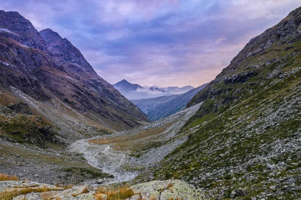 Mountain landscape with clouds in the Pyrenees, France, — Stock Photo, Image