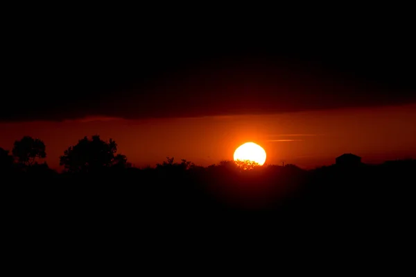 Panorama of Amazing Beautiful Sunset Sunrise Over Dark Landscape Silhouette — Stock Photo, Image