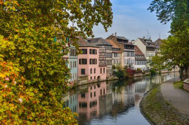Strazburg, su kanalı ve Petite France alan güzel bir evde.