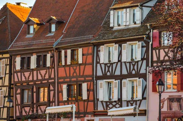 Färgglada traditionella franska hus i Petite Venise, Colmar — Stockfoto