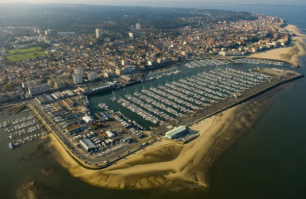 Luchtfoto, boten geparkeerd in de haven van Arcachon, Aquitaine — Stockfoto