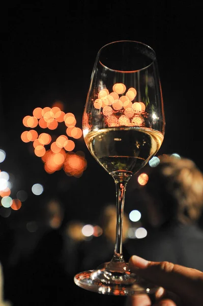 Tatilde şampanya kadehleri — Stok fotoğraf