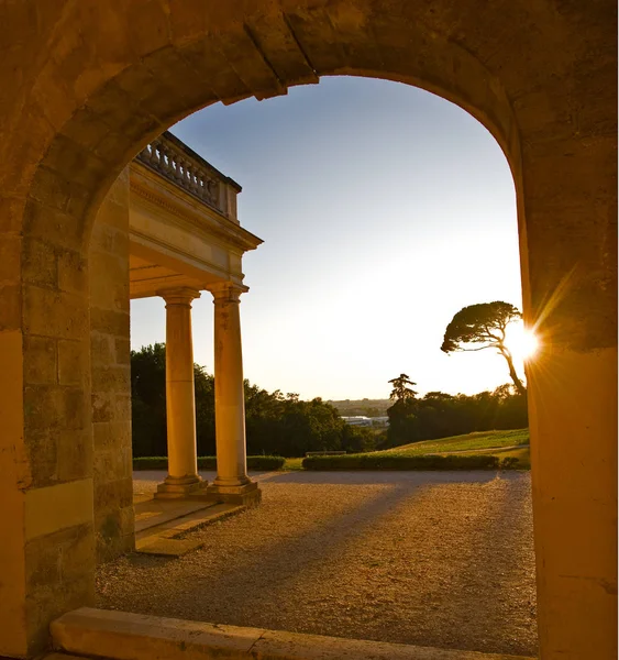 Arch in ancient castle at sunset inCenon, Bordeaux — Stock Photo, Image