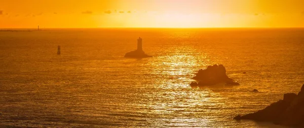 Lighthouse La Pointe du Raz in Bretagne, France — Stok fotoğraf