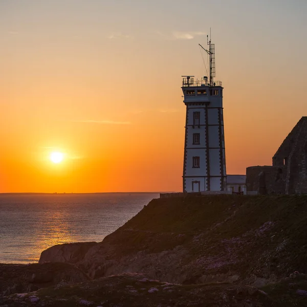 Sunset lighthouse, Pointe de Saint-Mathieu, Brittany, France — Stockfoto