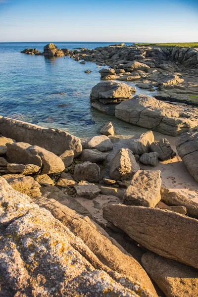 Costa Bretónica cerca de Pointe de Trevignon, Bretaña —  Fotos de Stock