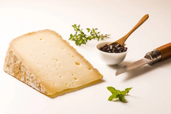 Ossau-Iraty, French cheese — ストック写真