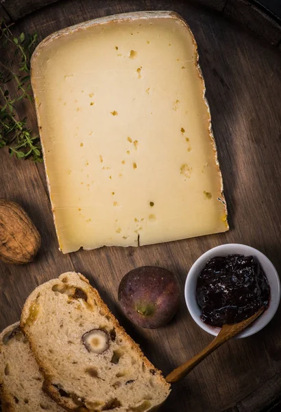 Ossau-Iraty, French cheese — Zdjęcie stockowe