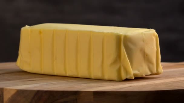 Plate of butter wrapping ready to eat — Stock Video