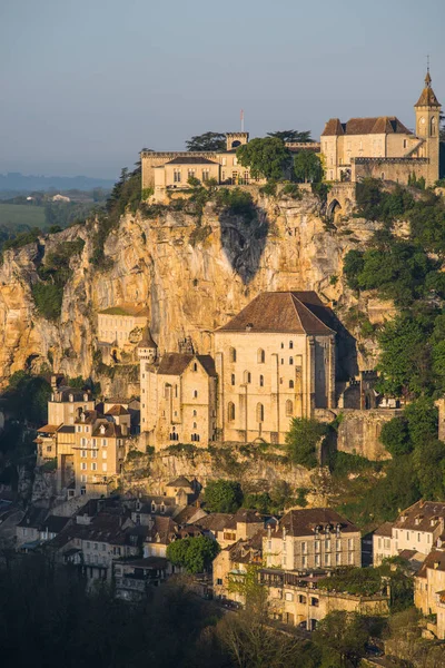 图卢兹村一个风景如画的联合国教科文组织世界遗产遗址在法国日出 — 图库照片