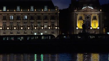 Place de la bourse ve Bordeaux bir unesco dünya miras tramvay yansımasıdır