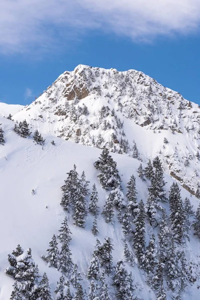 Winter mountains panorama with ski slopes, Bareges, Pyrennees — Stock Photo, Image