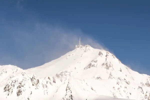 スキーと冬山パノラマ ゲレンデ、Bareges、Pyrennees — ストック写真