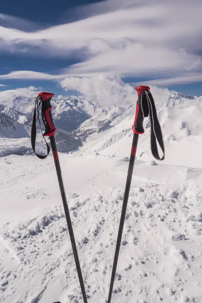 Panorama des montagnes hivernales avec pistes de ski, Bareges, Pyrénées — Photo