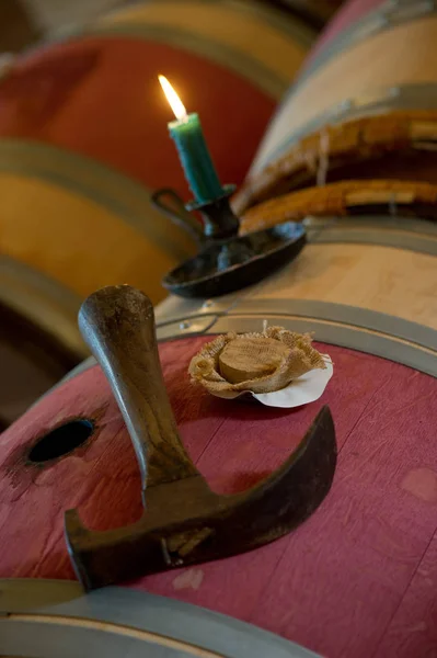 Підземні Винний Льох Дерев Яних Бочках Зберігання Пляшок Бордо Wineyard — стокове фото