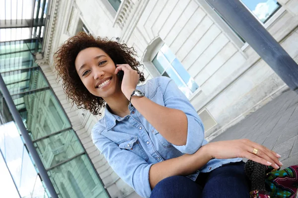 Telefone, online, Mulheres, Estudante — Fotografia de Stock