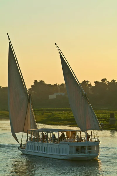 Ägypten, Niltal, Kreuzfahrtschiff auf dem Nil — Stockfoto