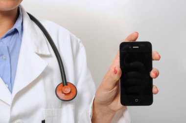 kullanarak ve smartphone sunma doktor