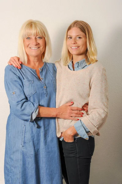 Senior mother and daughter — Stock Photo, Image