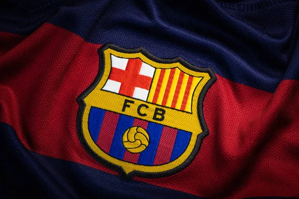 FRANCIA 21 DE ENERO DE 2020. - FC Barcelona, club de fútbol español, logo en jersey — Foto de Stock