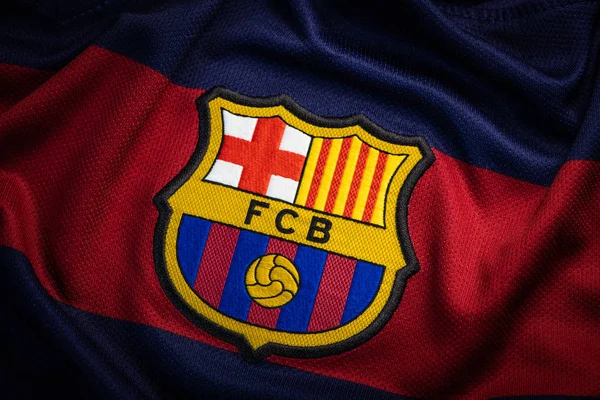 Франція - 21 січня 2020. - Фк Барселона, іспанський футбольний клуб, логотип на майці Стокове Зображення