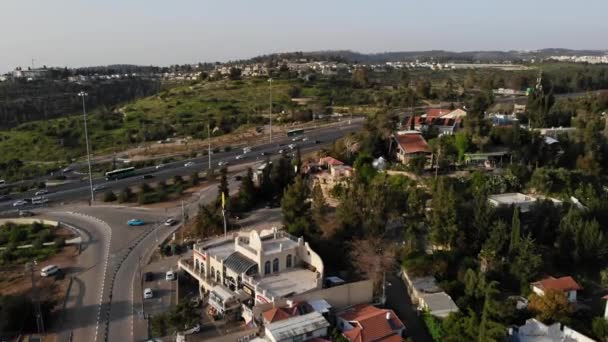 Jérusalem Tel aviv vue aérienne de la route principale Vue aérienne du drone de vol des montagnes et de la route principale de tel aviv à Jérusalem 