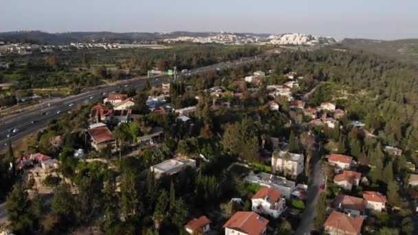 Jerusalém Aldeia Residência Shoresh Com Tráfego Drone Vista — Vídeo de Stock