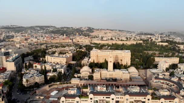 经典译文之诗歌欣赏 耶路撒冷古城城墙空中观看美丽的空中拍摄中央和东耶路撒冷 城墙古老 石柱金黄色 — 图库视频影像