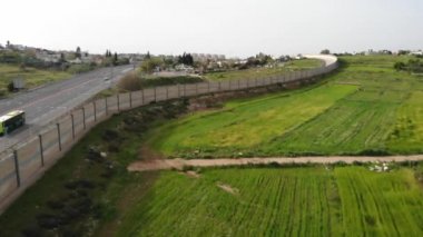 İsrail Filistin Duvarı 'nın Givon ve bir nabala kasabası yakınlarındaki güvenlik kamerası görüntüleri.