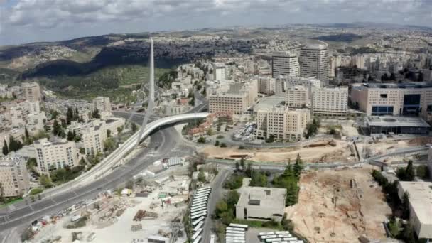 Jerusalem über Coronavirus-Sperrung, Akkordeonbrücke und Haupteingang-Antenne — Stockvideo