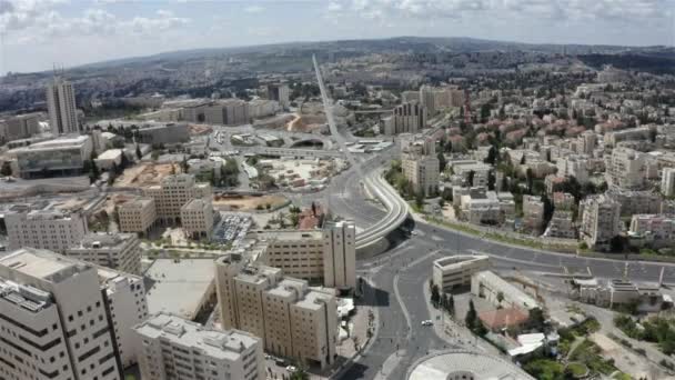 Jerusalén en coronavirus Lockdown, Puente de acordes y entrada principal-aérea — Vídeo de stock