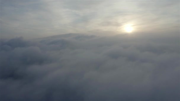 Bulutlar tam çözünürlükte — Stok video