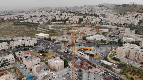 Jérusalem chantier de construction et grues Vue aérienne Survol Grues et chantier de construction à Pisgat zeev Jérusalem Nord  