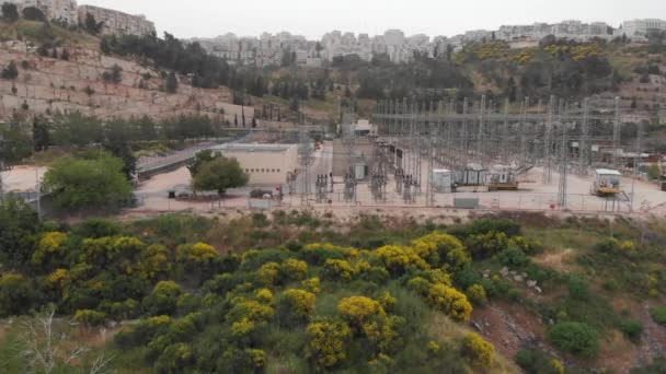 発電所の上空を飛ぶエルサレムの発電所の空中ビューイスラエル — ストック動画